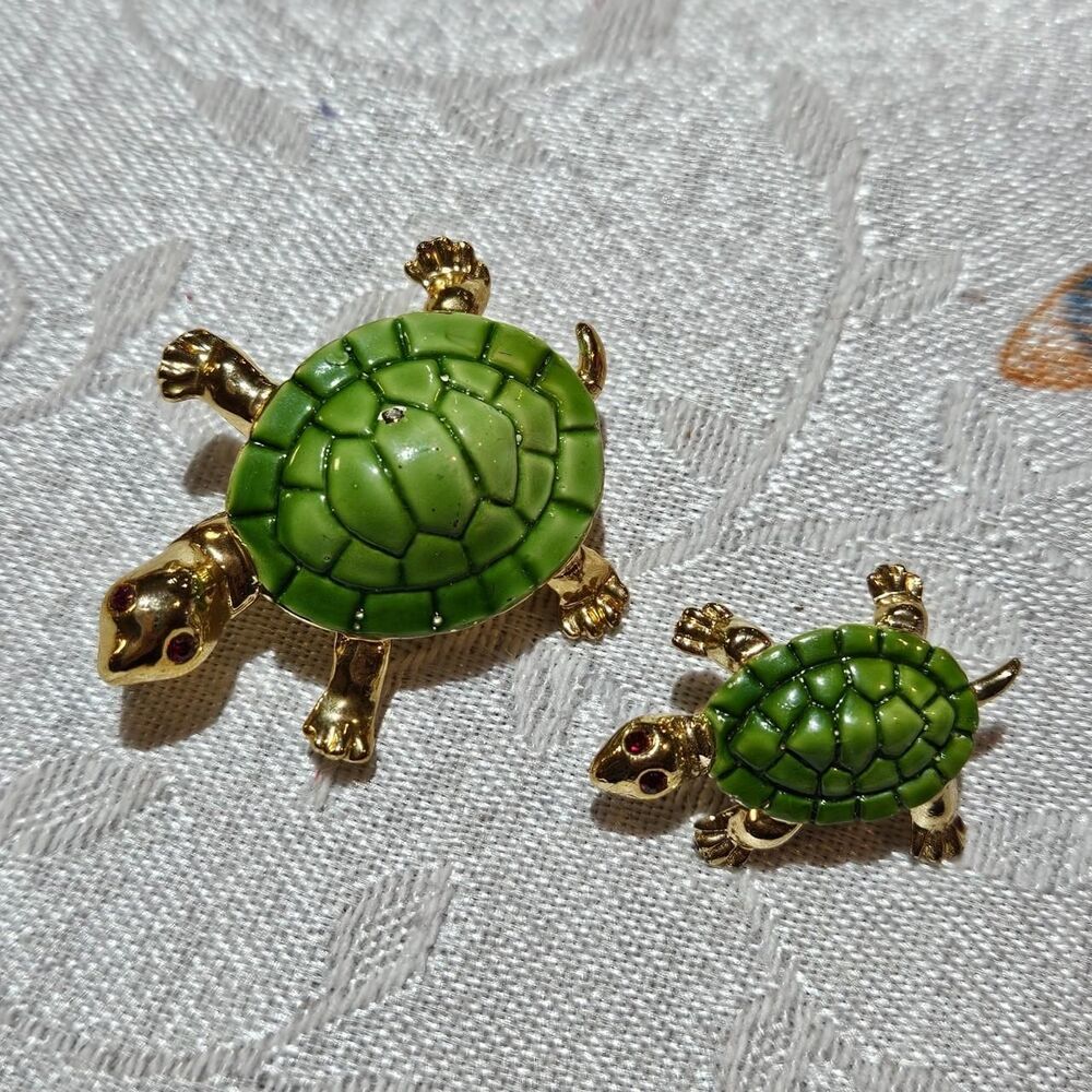 vintage cottagecore enamel turtles scatter pins brooches